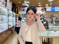 -三叶眼镜城批发市场(上海火车站店)