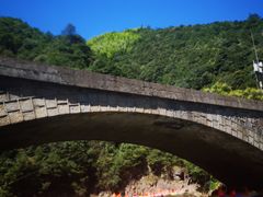 -安吉龙王山峡谷漂流