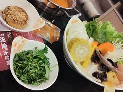 -呷哺呷哺(世贸.工三店)