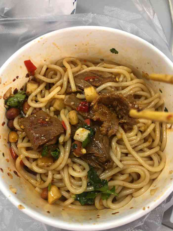 统桶发卤粉王(井塘路店)-"吃什么外卖感觉是个世纪难题,选了好久选了.