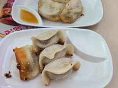 -小杨生煎(金山百联购物中心3楼店)