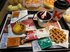 牵狗肉肉吃每一顿饭-肯德基(孝陵卫地铁站店)