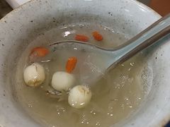 冰糖银耳莲子羹-诚兴泰蟹黄灌汤包(六年匠心传承-黄土岭店)