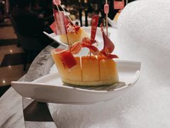 -雍容荟活帝王蟹活龙虾自助(苏宁旗舰店)