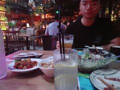 -临界音乐酒馆·小龙虾·江湖菜(华熙LIVE·鱼洞店)