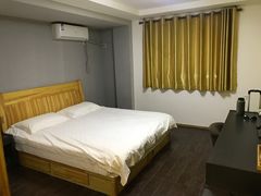 -沃德阿拉丁酒店(威海海滨南路韩乐坊店)