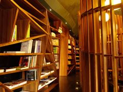 -钟书阁(松江泰晤士小镇店)