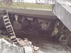 -四川汶川特大地震漩口中学遗址
