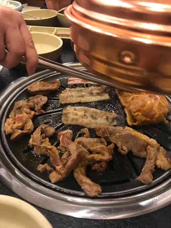 王府烤肉(尚悦湾店"晚上下班没事来外边找个地方吃饭,由于工作.