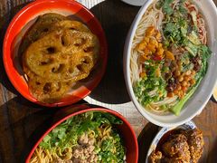 -爆炸头阿姨小四川正宗川味小吃(无任何分店)