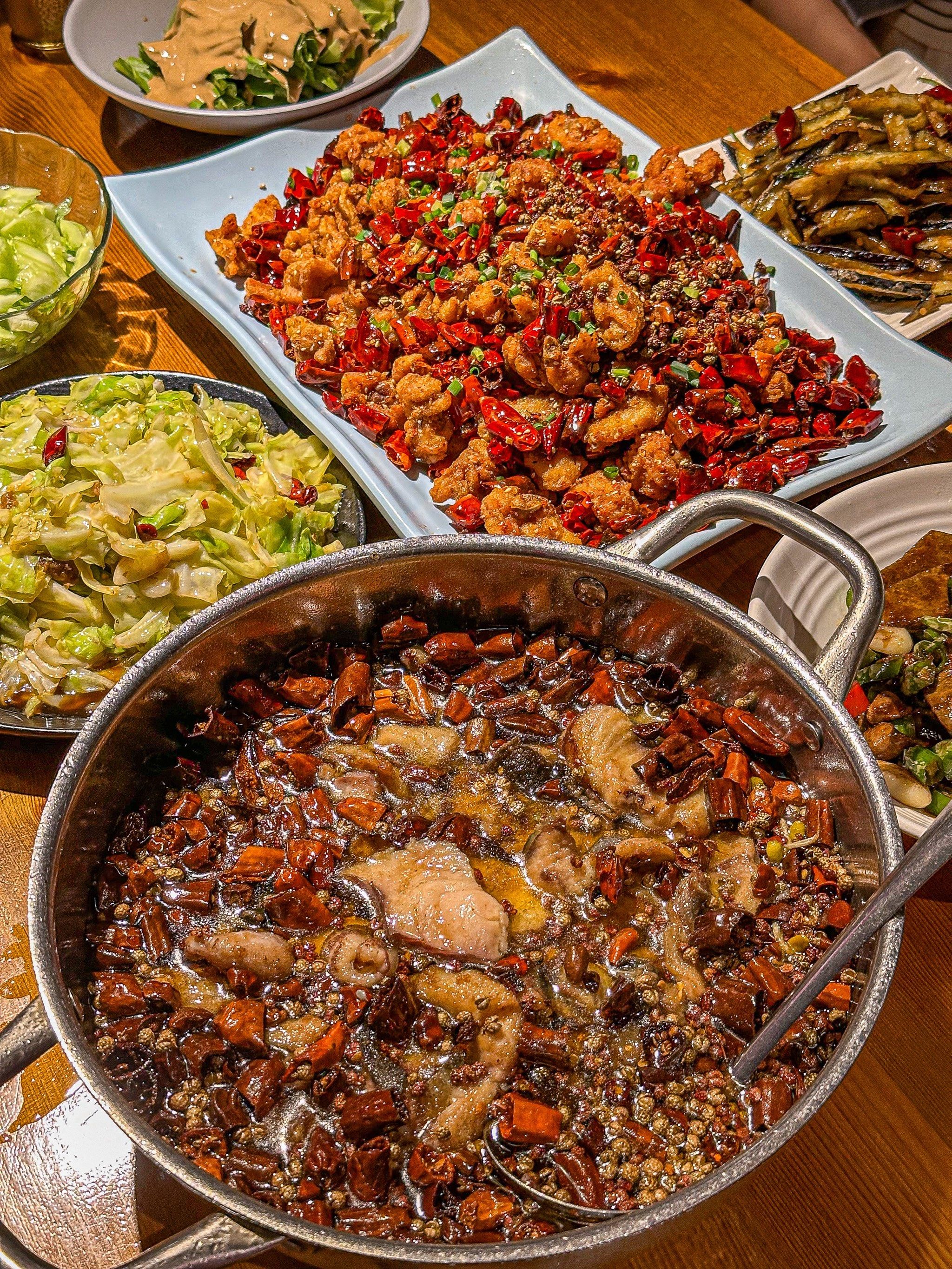 满桌川菜大满足来咯