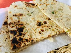 -Lake Shore Hotel & Restaurant