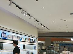 -J-Optical佳视明眼镜·蔡司视觉(青岛金茂览秀城店)