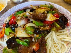 -歹歹的加个面过油肉拌面