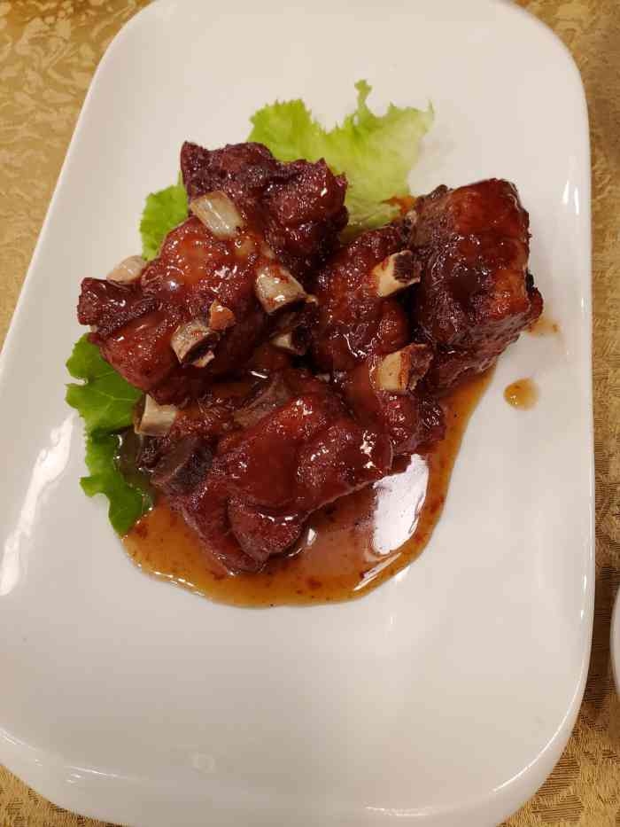 第一次来镇江的我只能借助点评的帮助选择了"味园",餐馆的布置我很