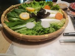 -尚尚仙·酸汤猪手·猪肚鸡火锅(华联万柳购物中心店)