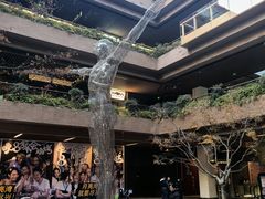 -瑞虹新天地月亮湾