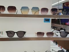 -爱视眸Eyeblling眼镜·依视路·蔡司镜片折扣店(百联南方商城购物中心)