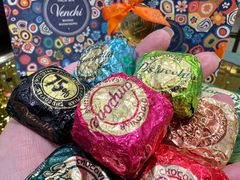 -VENCHI 闻绮(北京国贸商城店)