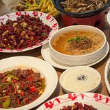 街道口的！便宜的苍蝇馆子