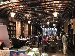 -钟书阁(松江泰晤士小镇店)