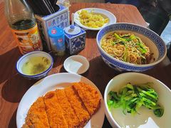 辣肉面加鸡毛菜-沪西老弄堂面馆(定西路店)