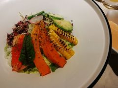 香煎三文鱼鲜蔬波奇碗-西堤牛排(南京龙江店)