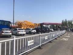 -辽河服务区-停车场