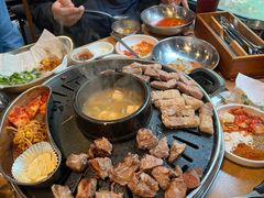 -江南猪肉商会无限续吃(弘大店)