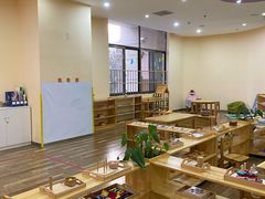 -瑞恩宝感统训练·语言提升·蒙氏托育中心