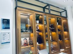 -回瑞眼镜·蔡司·依视路官方授权店(广益路万达店)