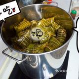 炒鸡无敌好吃的手工大肉粽，内馅简直绝了[得意]