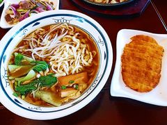 红烧大排面-雲栖斜街炸酱面馆