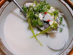 鱼头汤-宝荣鱼馆·临湖之宴(千岛湖店)