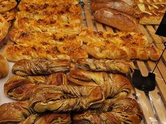 -Dough&Joe团憩(瑞虹天地月亮湾店)