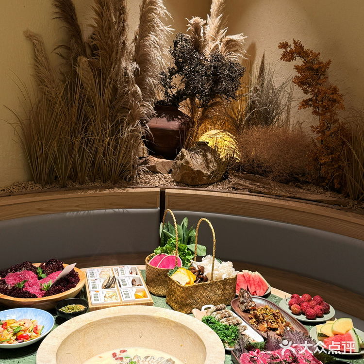 南京也有啦！新鲜蒸汽石锅鱼！​