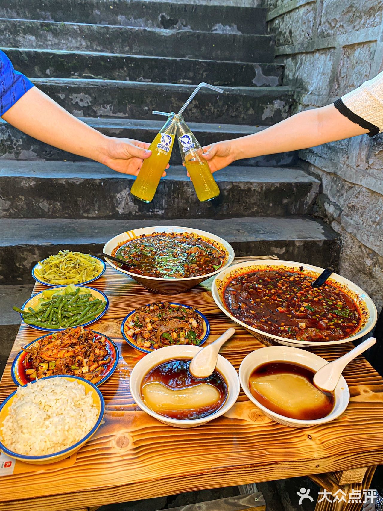 太费饭了🔥梯砍下的肥肠血旺拌饭ju划算❗