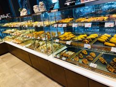 面包甜点陈列柜-巴黎贝甜(常德路店)
