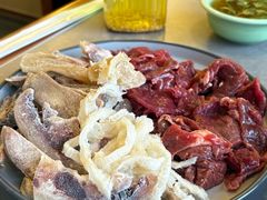 -小志家.野生菌鲜切牦牛肉牛杂火锅