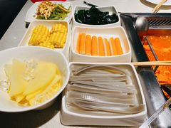 -海底捞火锅鲜切牛肉主题店(长寿路店)