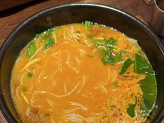 -银米·云南传统过桥米线(双廊黑金冠店)