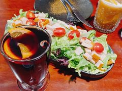 烟熏鸡肉沙拉-毛毛虫酒吧