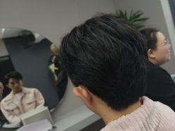 -宫铭烫发染发接发店