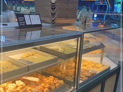 面包甜点陈列柜-酥大興·新国潮糕点配茶饮(龙岗万达黑金店)
