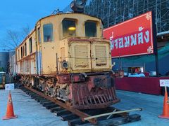 -席娜卡琳火车铁道夜市