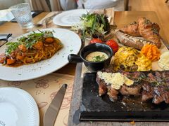 -Mark&Mars Restaurant