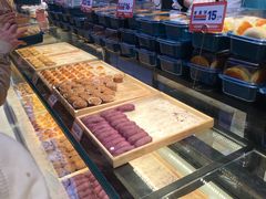 面包甜点陈列柜-東更道点心行(利客来店)