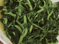 清炒豌豆尖-辣螃铠盆盆蟹大排档(总店)