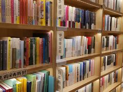 -猫的天空之城概念书店(杭州南宋御街店)