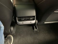 -TESLA 特斯拉(郑州正弘城体验店)